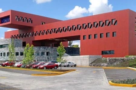 Imagen del Edificio de Posgrado de la Facultad de Economía de la UNAM, proyecto construido por Dalco, la empresa de construcción líder en México.